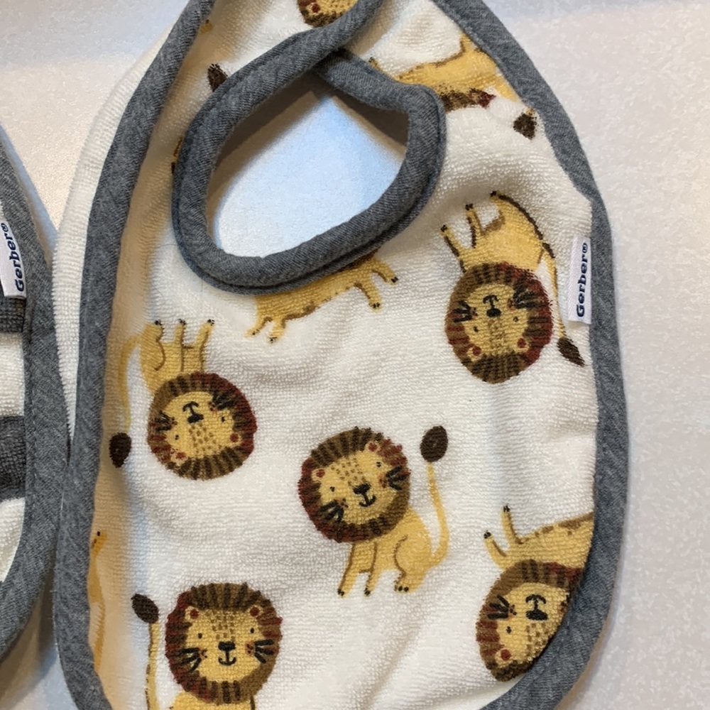 3 baby bibs - Picture 4 of 6